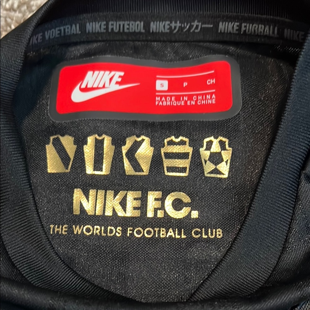 Nike F.C (Football Club) Black Jersey - Picture 6 of 9